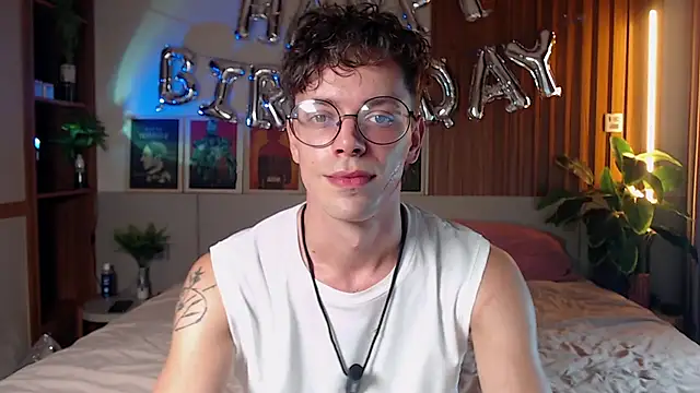 Snapshot of William_Henry_ chatting on May 6, 2026, 12:42 pm William Henry online show from May 6, 2026, 12:42 pm