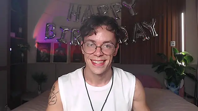 Snapshot of William_Henry_ chatting on May 7, 2026, 2:09 pm William Henry online show from May 7, 2026, 2:09 pm