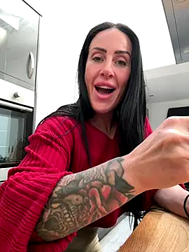 Snapshot of goddess-harper chatting on December 16, 2025, 1:48 pm goddess-harper online show from December 16, 2025, 1:48 pm