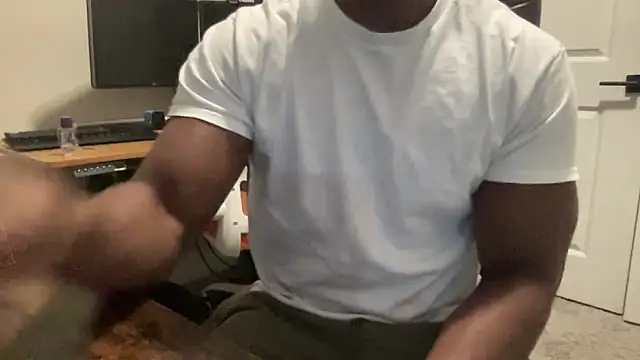 Snapshot of BodyandBBC chatting on November 20, 2025, 3:40 am BodyandBBC online show from November 20, 2025, 3:40 am