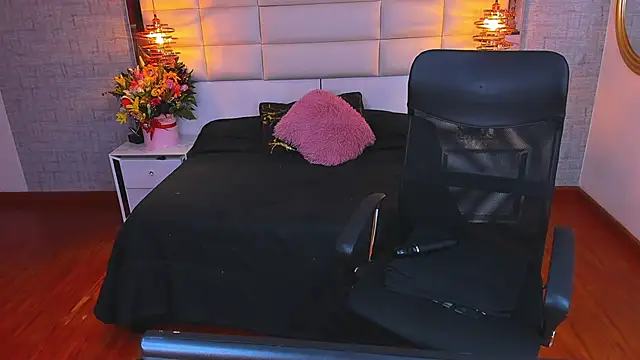 Nohemi louse online show from March 19, 2026, 6:41 pm