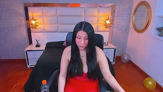 Nohemi louse online show from April 10, 2026, 6:48 pm