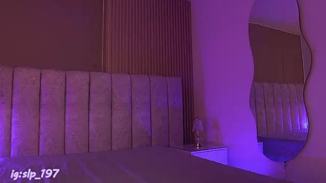 sara lopee1 online show from March 4, 2026, 12:02 pm