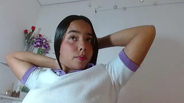 Roxy Stonee online show from November 25, 2025, 7:25 pm