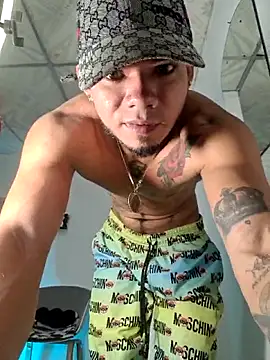 Niick01  online show from November 16, 2025, 4:12 pm