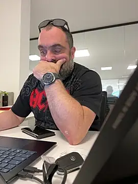 Snapshot of fuocovivo4 chatting on March 5, 2025, 1:28 pm fuocovivo4 online show from March 5, 2025, 1:28 pm