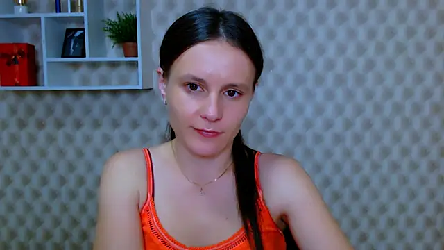 ValeriaHeart  online show from February 3, 2026, 2:44 pm