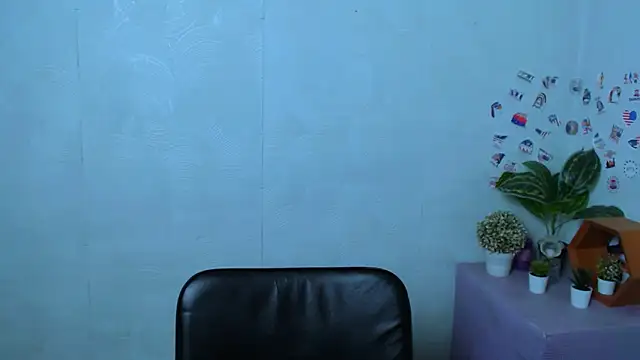 ValeriaHeart  online show from March 1, 2026, 4:12 am