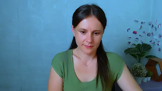 Snapshot of ValeriaHeart_ chatting on June 6, 2026, 4:56 pm ValeriaHeart online show from June 6, 2026, 4:56 pm