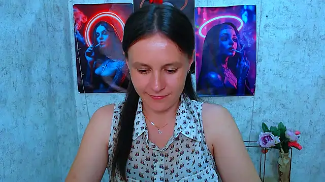 Snapshot of ValeriaHeart_ chatting on June 3, 2026, 2:44 pm ValeriaHeart online show from June 3, 2026, 2:44 pm