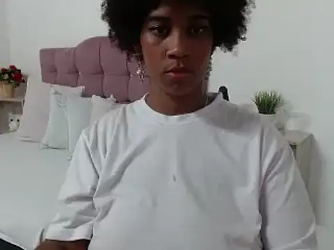 CanelaFierce online show from March 8, 2025, 4:28 pm