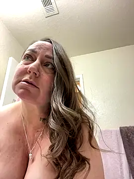 Snapshot of Chubby-Kat50 chatting on September 10, 2025, 2:43 am Chubby-Kat50 online show from September 10, 2025, 2:43 am