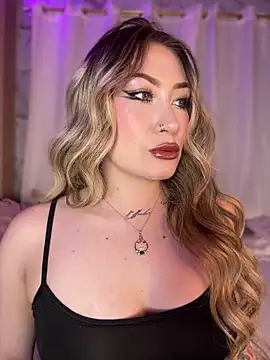 Snapshot of Lally_Valencia__ chatting on June 26, 2026, 4:40 am Lally Valencia online show from June 26, 2026, 4:40 am
