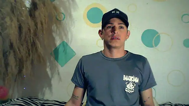 Snapshot of duquehotvoy chatting on March 19, 2025, 4:57 am duquehotvoy online show from March 19, 2025, 4:57 am