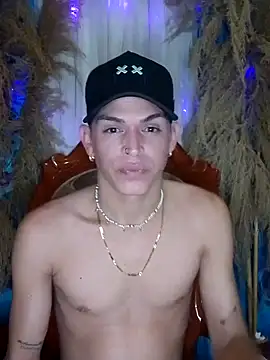 Snapshot of duquehotvoy chatting on February 5, 2025, 6:48 pm duquehotvoy online show from February 5, 2025, 6:48 pm