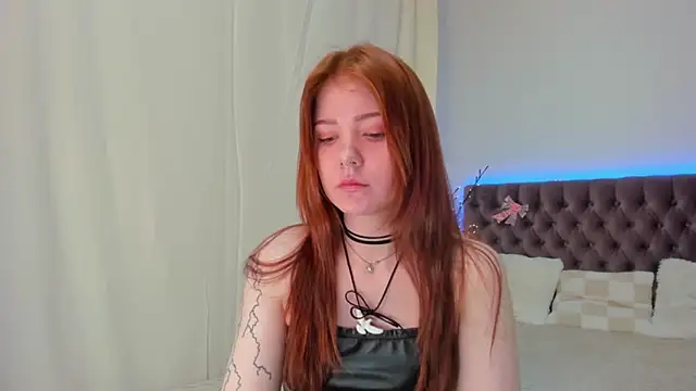 Snapshot of Ella_Mayers chatting on March 14, 2025, 12:43 am Ella Mayers online show from March 14, 2025, 12:43 am