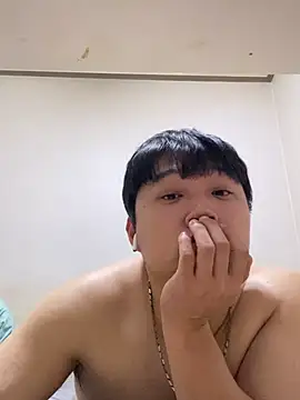 Snapshot of offwhite777 chatting on February 4, 2025, 6:38 pm offwhite777 online show from February 4, 2025, 6:38 pm