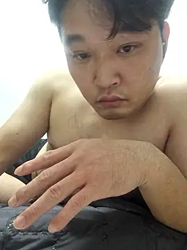 Snapshot of offwhite777 chatting on October 31, 2025, 10:56 am offwhite777 online show from October 31, 2025, 10:56 am