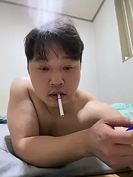 Snapshot of offwhite777 chatting on February 22, 2025, 8:07 am offwhite777 online show from February 22, 2025, 8:07 am