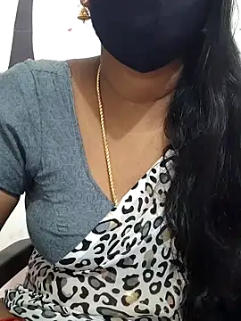 Snapshot of Tamil_Meera12 chatting on October 24, 2025, 7:40 am Tamil Meera12 online show from October 24, 2025, 7:40 am