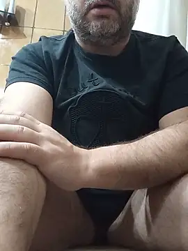 Snapshot of NAvoglia chatting on June 6, 2026, 11:37 am NAvoglia online show from June 6, 2026, 11:37 am