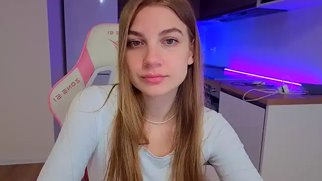 Enjoy everymoment  online show from April 22, 2026, 7:20 pm