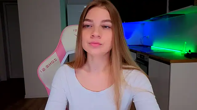 Enjoy everymoment  online show from April 1, 2026, 8:50 pm