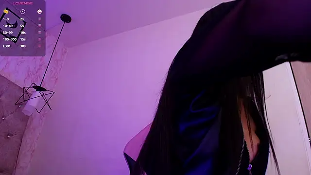 Raichell  online show from March 5, 2026, 4:09 am