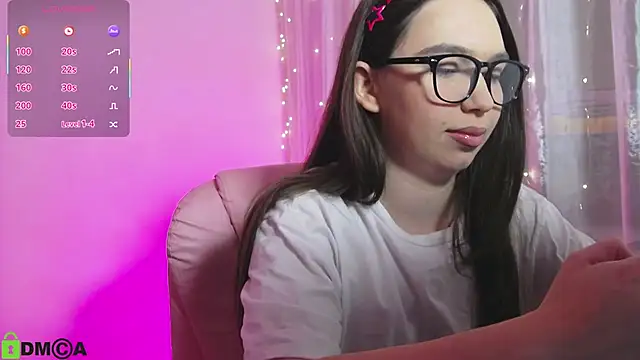 Snapshot of Arianahot777 chatting on November 17, 2025, 8:02 pm Arianahot777 online show from November 17, 2025, 8:02 pm