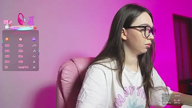 Snapshot of Arianahot777 chatting on January 11, 2026, 10:16 pm Arianahot777 online show from January 11, 2026, 10:16 pm