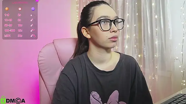 Snapshot of Arianahot777 chatting on February 24, 2025, 1:57 am Arianahot777 online show from February 24, 2025, 1:57 am