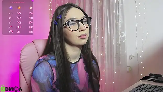 Snapshot of Arianahot777 chatting on February 25, 2025, 9:26 pm Arianahot777 online show from February 25, 2025, 9:26 pm