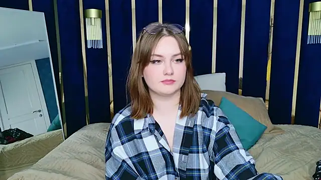 Kendra Parlow online show from March 3, 2025, 2:39 pm