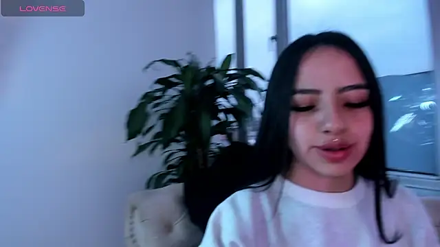 Daphne chers online show from March 27, 2026, 12:06 pm