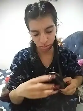 Snapshot of Ariell_Kieran chatting on July 14, 2026, 5:23 am Ariell Kieran online show from July 14, 2026, 5:23 am