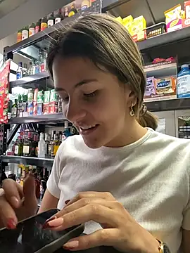 Andrea18 blonde online show from March 9, 2026, 4:43 pm