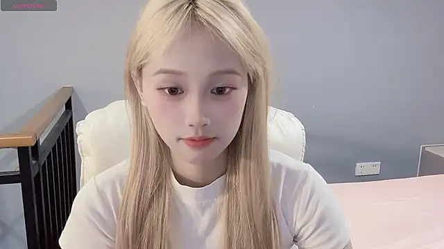 xunian71O online show from October 14, 2025, 9:58 pm