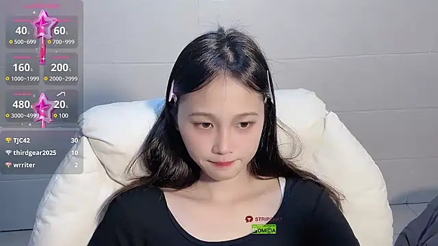 xunian71O online show from February 17, 2025, 4:39 pm