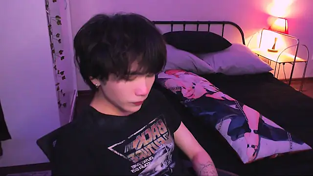 Snapshot of rennnuts chatting on October 8, 2025, 7:47 pm rennnuts online show from October 8, 2025, 7:47 pm