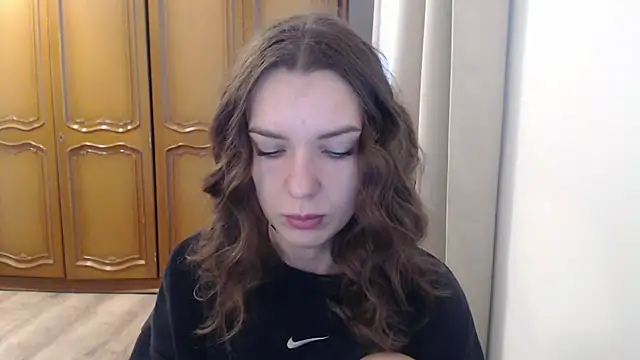 aurora lust online show from October 29, 2025, 6:34 am