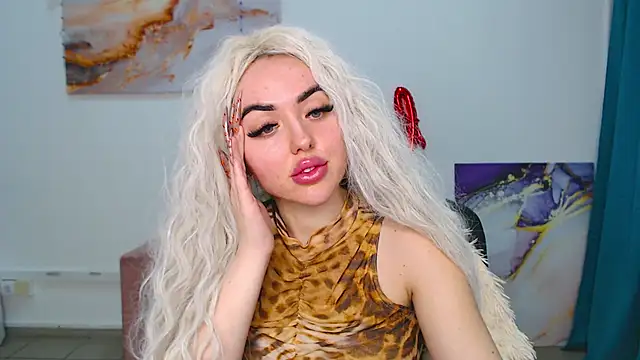 Snapshot of MissisCaty chatting on March 17, 2025, 9:44 am MissisCaty online show from March 17, 2025, 9:44 am