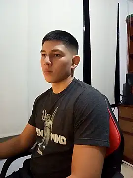 Snapshot of JamesCr_ chatting on February 8, 2025, 4:14 am JamesCr online show from February 8, 2025, 4:14 am