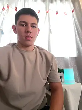 Snapshot of JamesCr_ chatting on February 19, 2025, 2:22 pm JamesCr online show from February 19, 2025, 2:22 pm