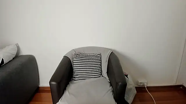 NicoleKatee online show from December 16, 2025, 1:59 pm