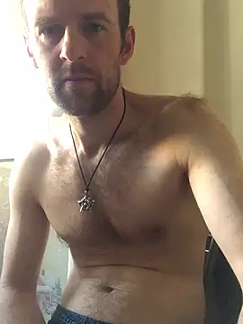 LynnAhNight online show from June 27, 2026, 3:56 am