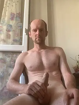LynnAhNight online show from July 19, 2026, 5:16 am