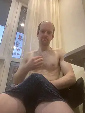 LynnAhNight online show from April 1, 2026, 3:19 am