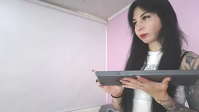 Hiyakasudere online show from November 4, 2025, 6:22 pm