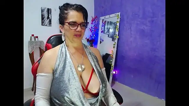 Snapshot of sarasmith3 chatting on February 4, 2026, 2:39 am sarasmith3 online show from February 4, 2026, 2:39 am