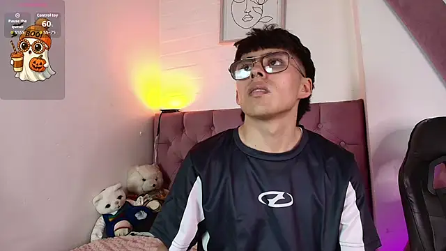 PepperTwink online show from November 13, 2025, 4:55 pm